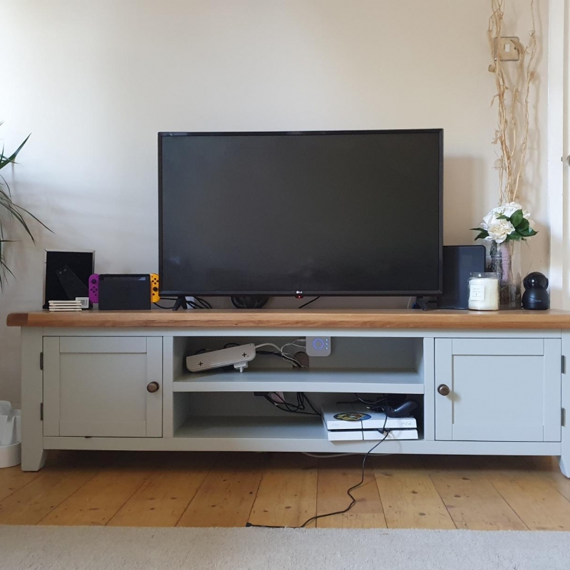 Oak City - Arklow Painted Oak Extra Large TV Stand - Furniture World