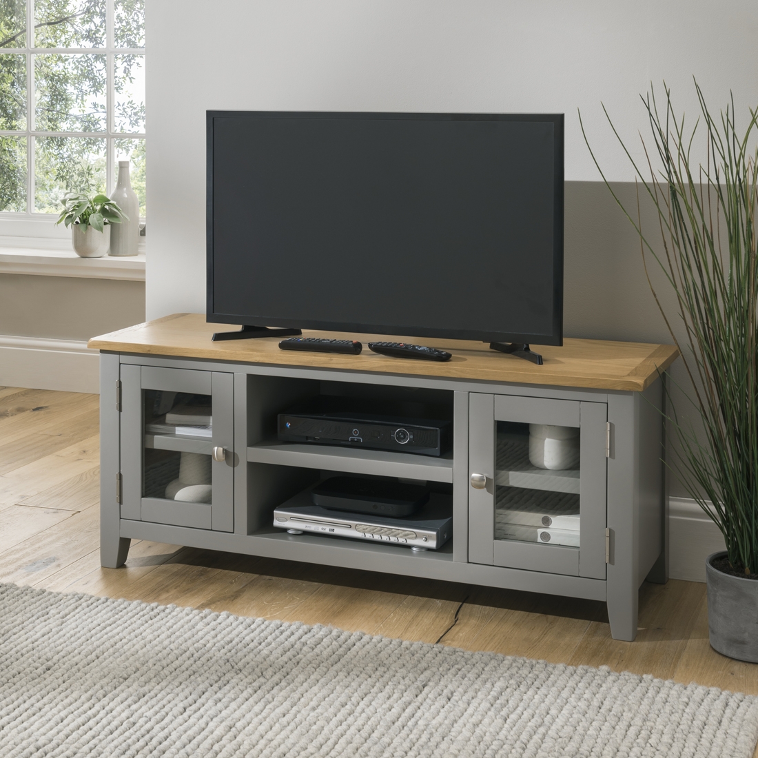 Oak City Nebraska Oak 120cm Large TV Unit For Screens Up To 55