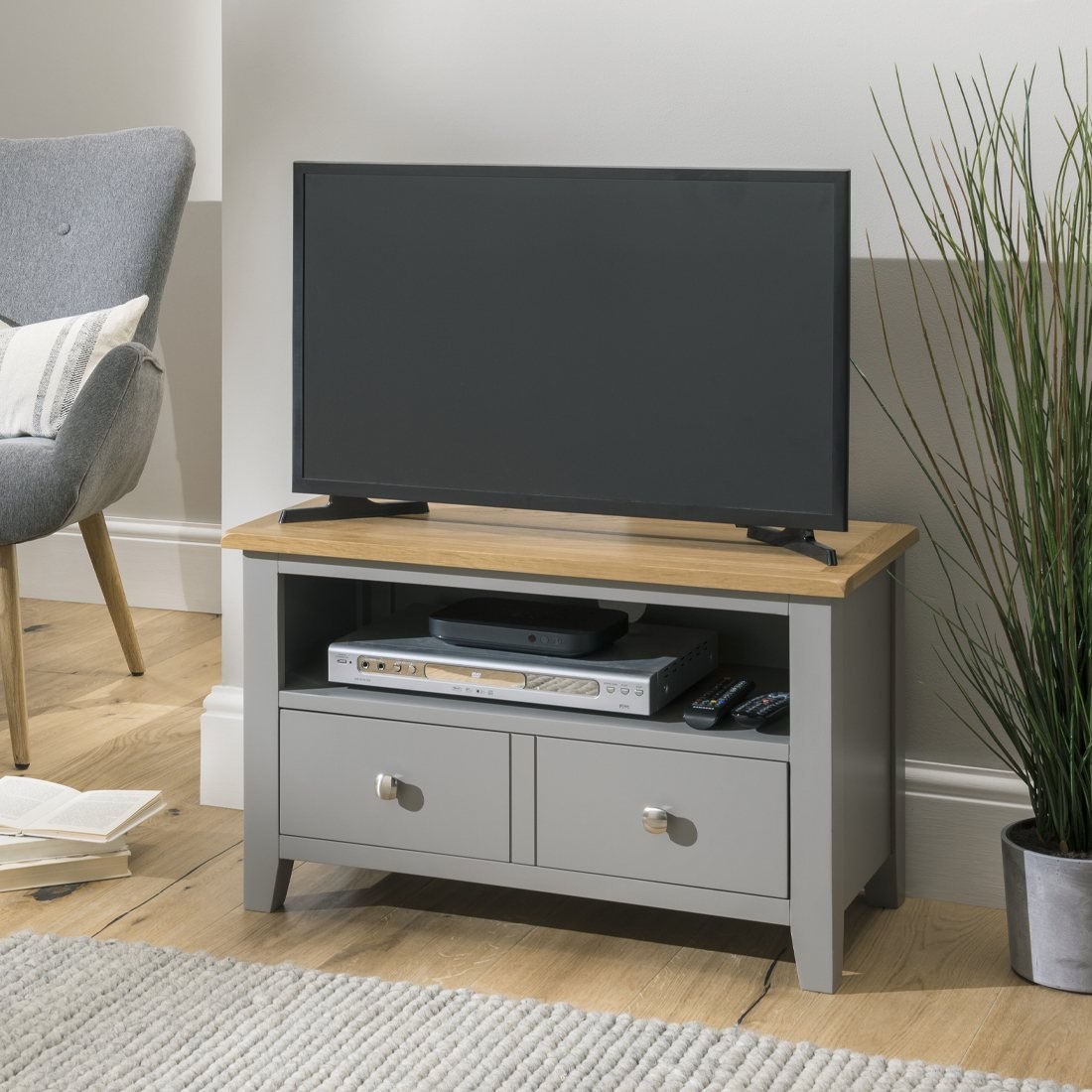 Oak City Nebraska Oak 80cm Small TV Unit For Screens Up To 38