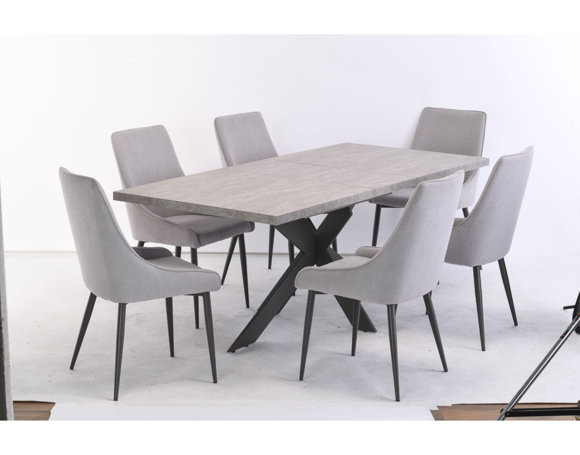 Extendable dining table and 6 chairs cheap