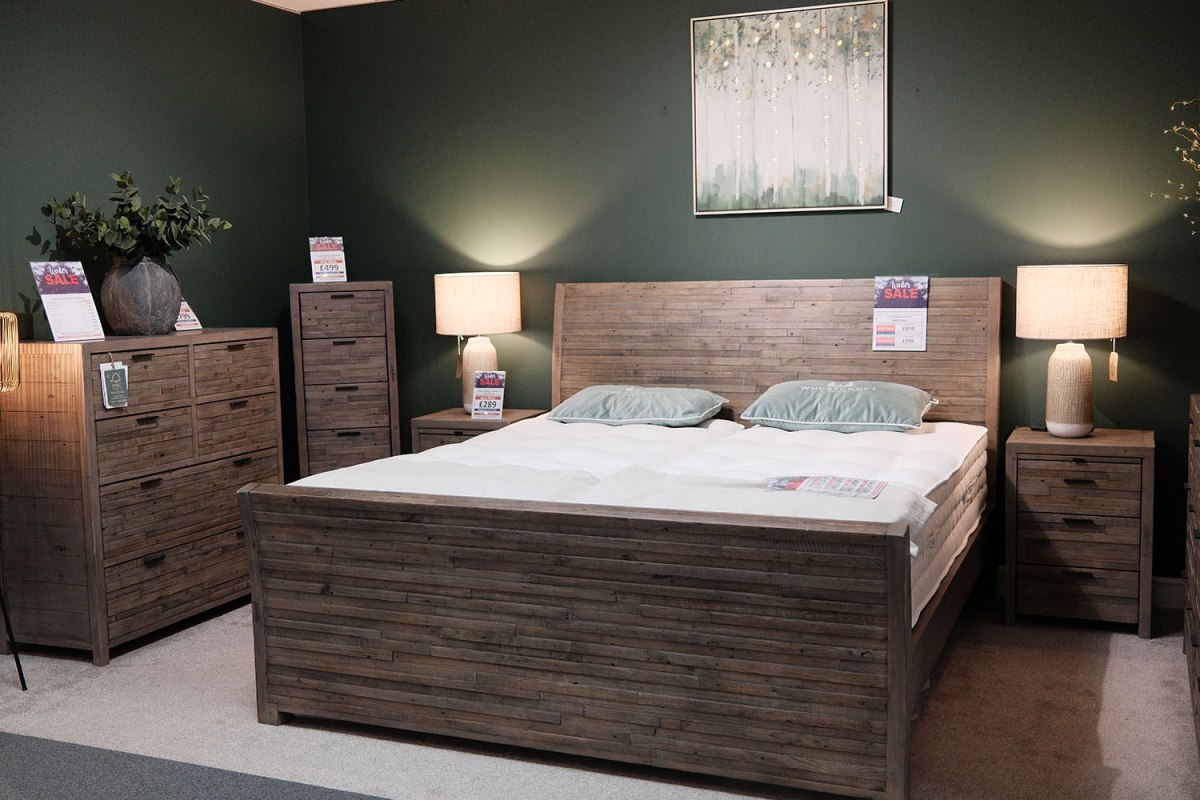 Tuscan Springs Reclaimed Wood Blanket Box Tuscan Springs Reclaimed Wood Blanket Box