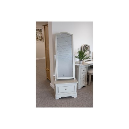 Ex-Display Liskeard - Mabel Cheval Mirror Ex-Display Liskeard - Mabel Cheval Mirror