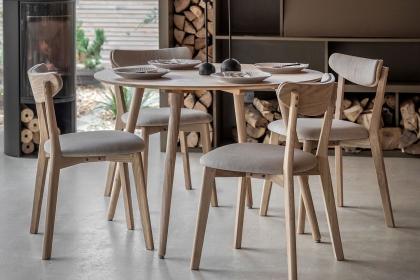 Gallery Direct Hatfield Natural Oak 110cm Round Dining Table