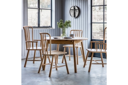 Gallery Direct Wycombe Oak Round Extending Dining Table