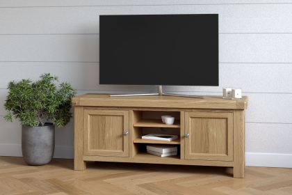Normandy Chunky Country Oak 140cm TV Unit Normandy Chunky Country Oak 140cm TV Unit
