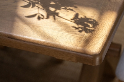 Tewkesbury Smoked Oak Cross-Leg 200-250cm Ext Dining Table Set with x4 Slat Back Chairs