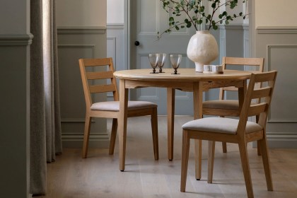 Gallery Direct Malvern Natural Oak Round Extending 100-155cm Dining Table