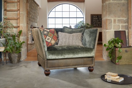 Tetrad Heritage Warwick Snuggler Chair