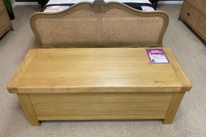Ex-Display St Austell - Normandy Oak Blanket Box Ex-Display St Austell - Normandy Oak Blanket Box