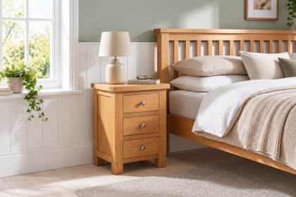 Dorset Oak 3 Drawer Bedside Table Dorset Oak 3 Drawer Bedside Table