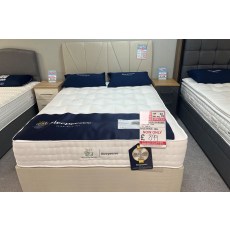 Ex-Display Redruth - Sleepeezee Wool Lux 2800 King Size Divan Bed Ex-Display Redruth - Sleepeezee Wool Lux 2800 King Size Divan Bed