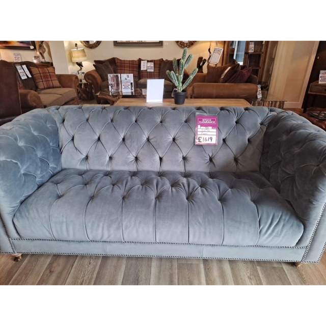 Furniture world outlet stores near me