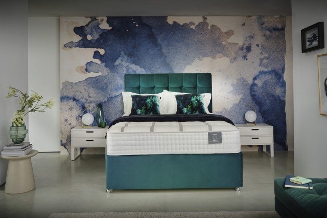 Sleepeezee Ortho Gold 2000 Backcare Divan Bed Sleepeezee Ortho Gold 2000 Backcare Divan Bed