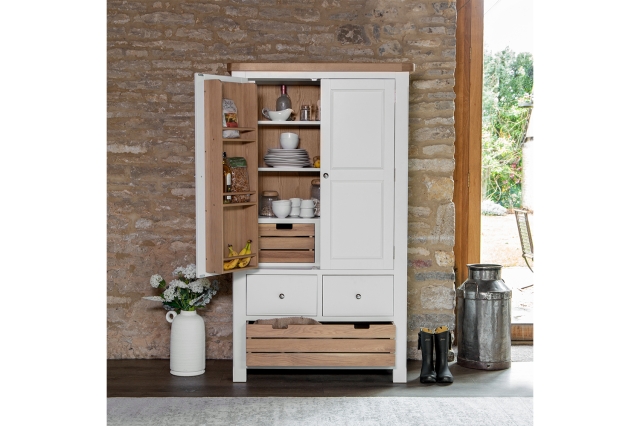 Double clearance larder unit