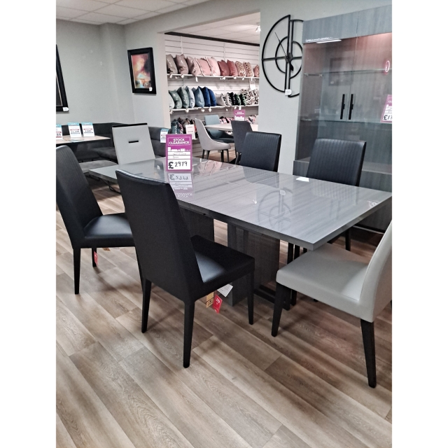 Store Clearance Items Novecento Extending Dining Table and 6 Chairs