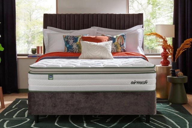 Silentnight Eco Comfort Airmesh™ 2000 Pillowtop Standard Divan Bed Silentnight Eco Comfort Airmesh™ 2000 Pillowtop Standard Divan Bed