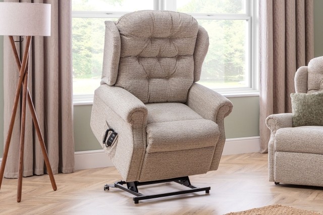 Celebrity Furniture Woburn Grande Motor Riser Recliner Chair Celebrity Furniture Woburn Grande Motor Riser Recliner Chair