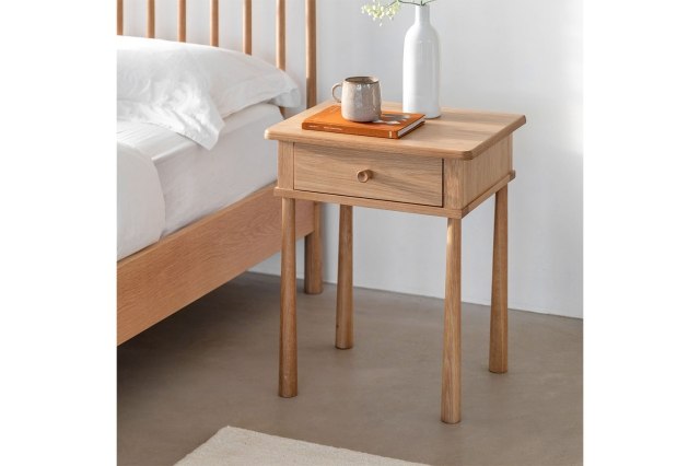 Gallery Direct Wycombe Oak 1 Drawer Bedside Table Gallery Direct Wycombe Oak 1 Drawer Bedside Table