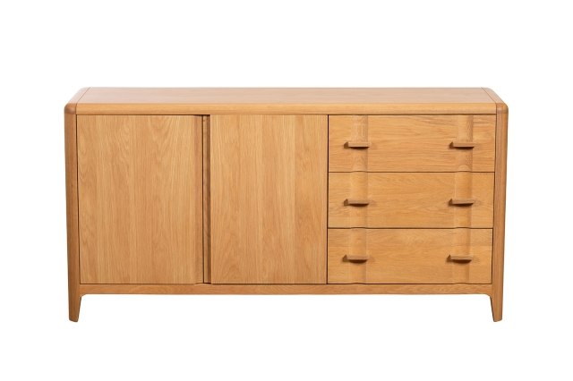G Plan Maddison Oak Wide Sideboard G Plan Maddison Oak Wide Sideboard