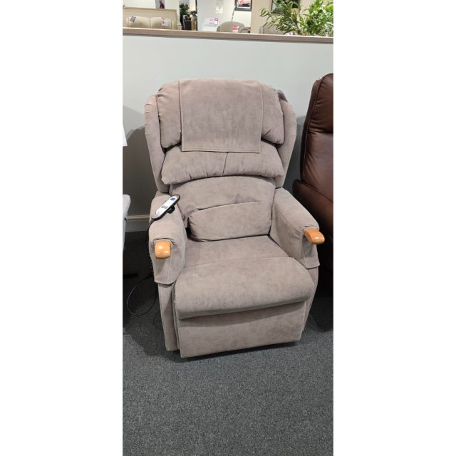 Ex-Display Truro - Celebrity Westbury Petite Single Motor Lift and Tilt Chair | Taupe Ex-Display Truro - Celebrity Westbury Petite Single Motor Lift and Tilt Chair | Taupe