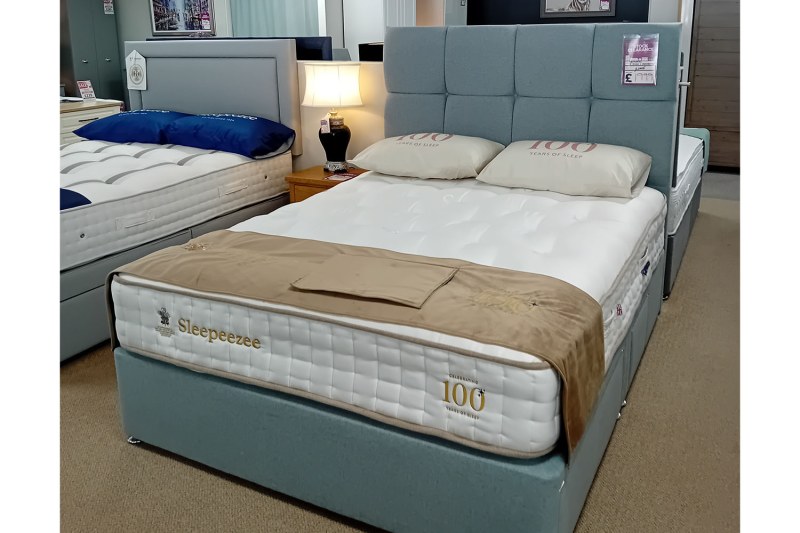 Ex-Display St Austell - Centurial 5ft 2+2 Drawer Divan Bed & Headboard Ex-Display St Austell - Centurial 5ft 2+2 Drawer Divan Bed & Headboard