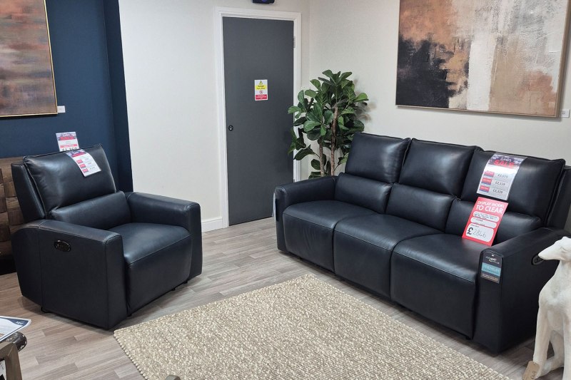 Ex-Display Truro - La-Z-Boy Essence 3 Seater Recliner Sofa + Recliner Chair Ex-Display Truro - La-Z-Boy Essence 3 Seater Recliner Sofa + Recliner Chair