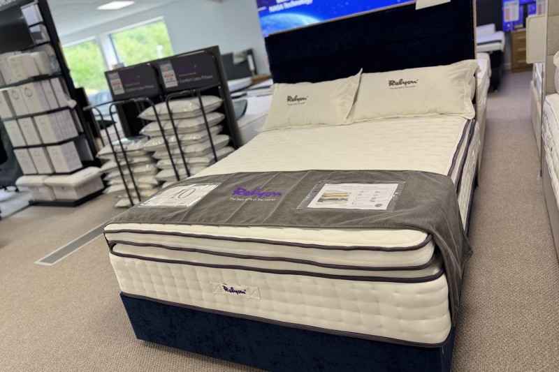Ex-Display Liskeard - Relyon Carisbrooke 5'0 King Size 2 Drawer Divan Bed Set Ex-Display Liskeard - Relyon Carisbrooke 5'0 King Size 2 Drawer Divan Bed Set