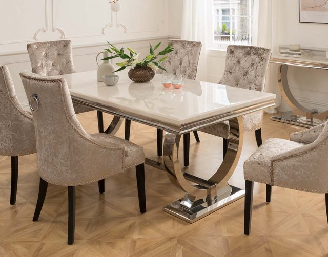 table and chairs