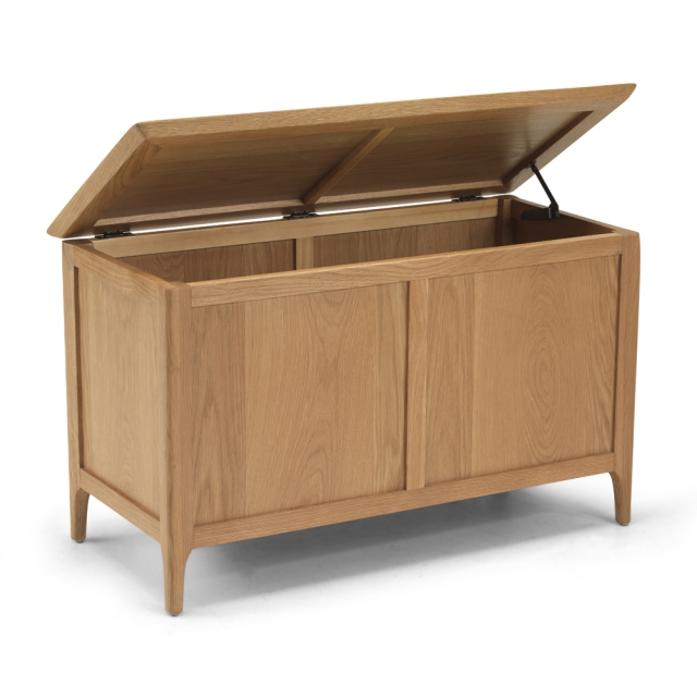 Modern clearance blanket box