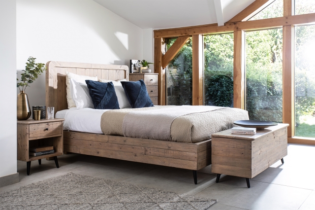 Baker Furniture Malta Reclaimed Wood 5ft King Size Bed Frame