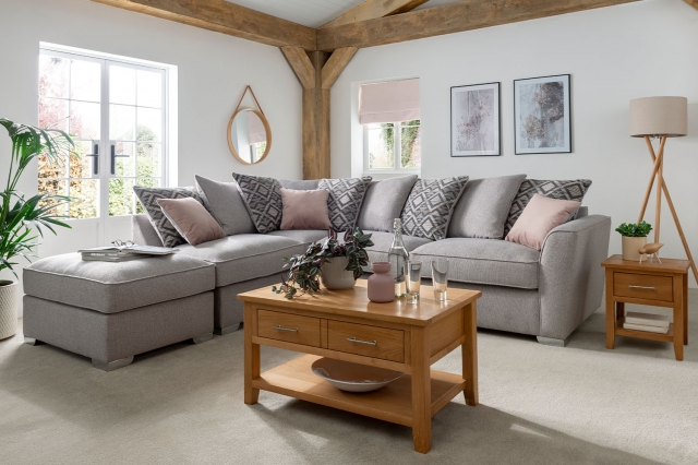 Fantasy L Shape Corner Chaise Sofa With Scatter Back