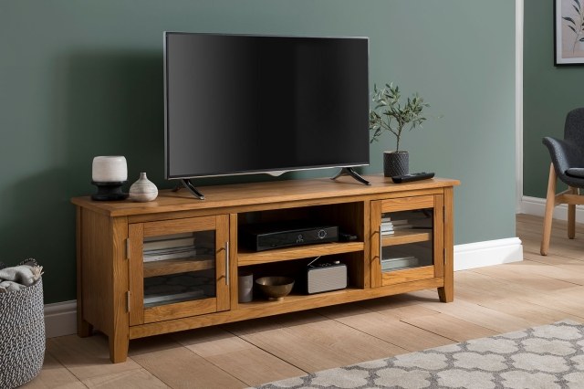 Chester Oak Extra Large TV Unit 150cm Wide Chester Oak Extra Large TV Unit 150cm Wide