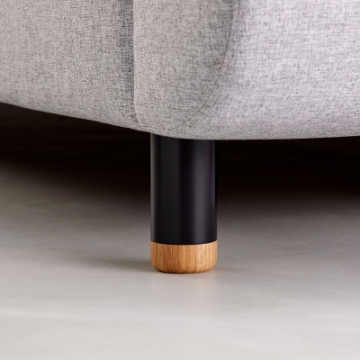 Rounded Leg in Black with Oak Ring